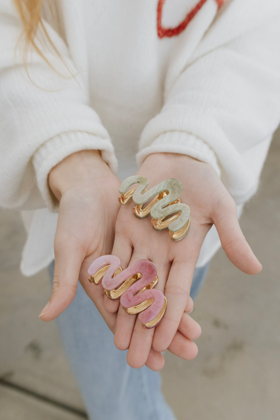 Olive Wavy Matte Claw Clip