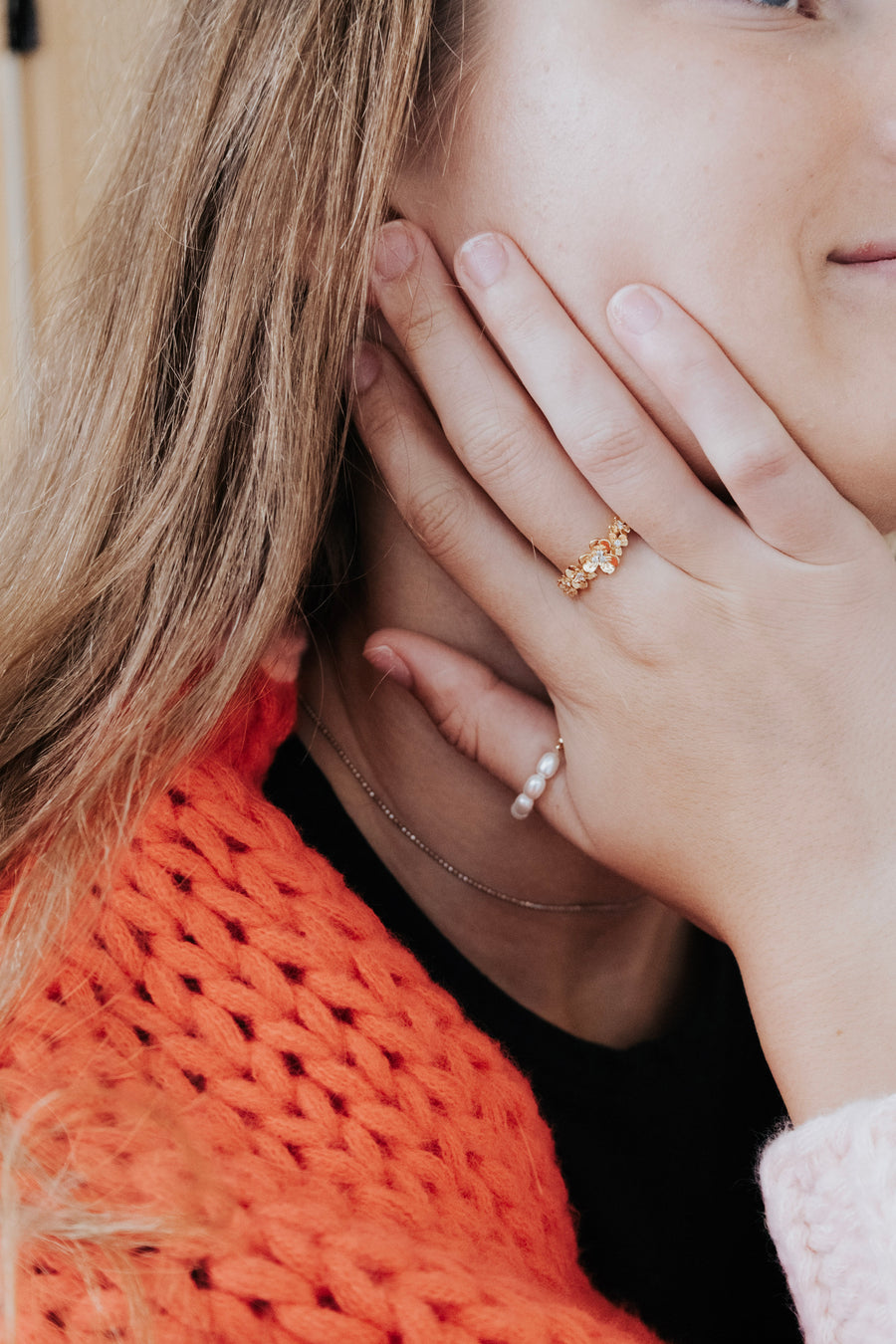 Pearl Linear Half Ring