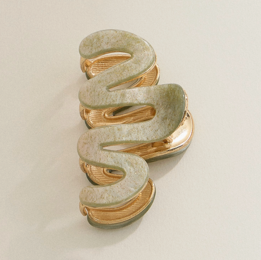 Olive Wavy Matte Claw Clip