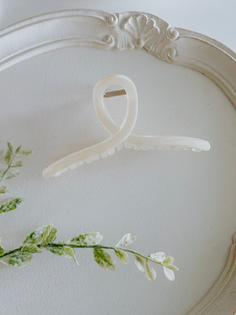 Ivory Twist Jumbo Claw Clip
