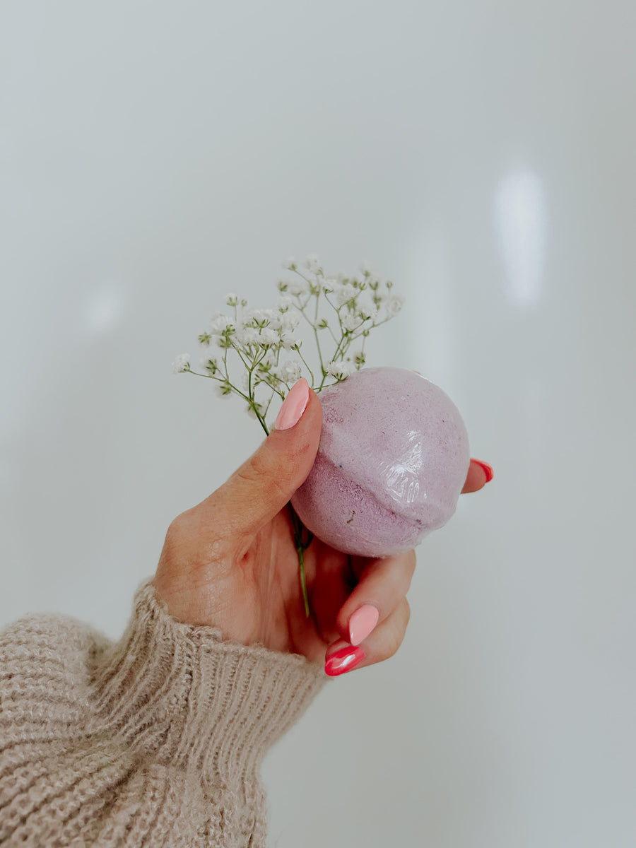 5oz. Lavender Petals Bath Bomb