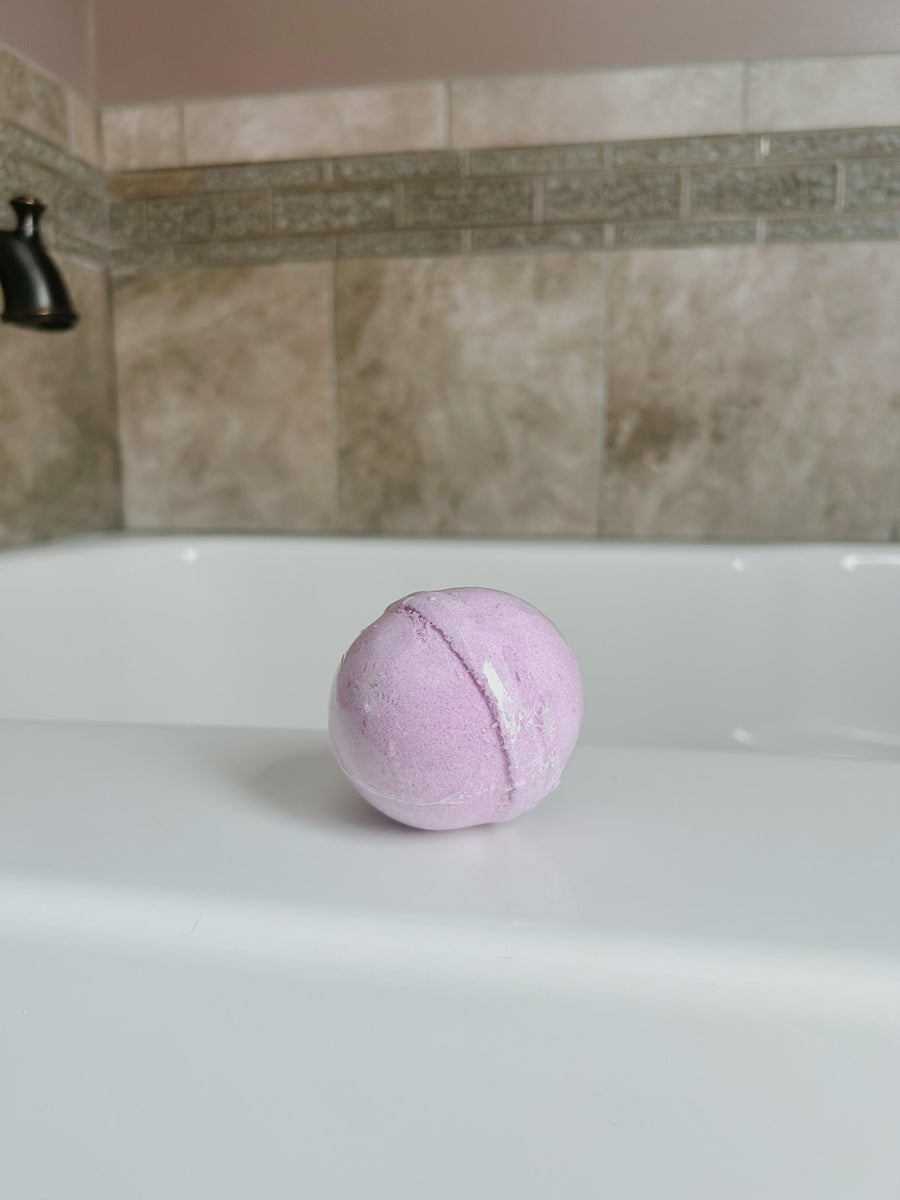 5oz. Lavender Petals Bath Bomb