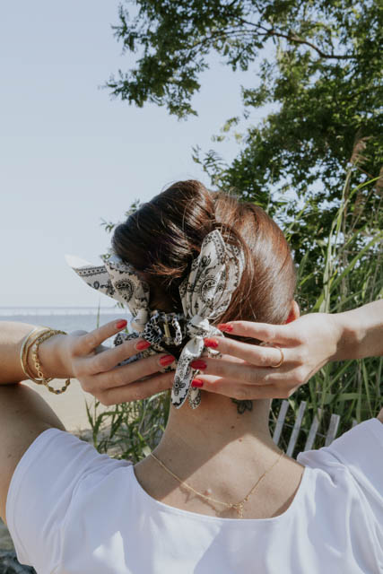 White Bow Claw Clip